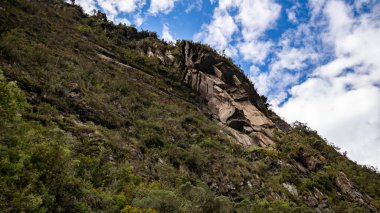Bogota şehrindeki dağa tırman.