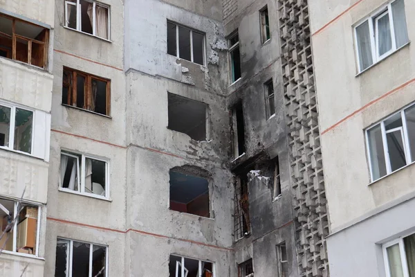 Russian artillery deliberately destroyed high-rise buildings in Kharkiv, Northern Saltivka, Lesia Serdyka street, March 2022
