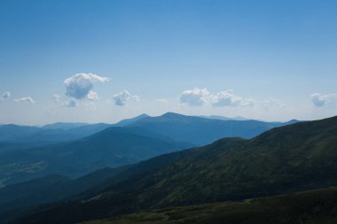 Güzel Karpat Dağları, yol, tepeler, orman, Ukrayna