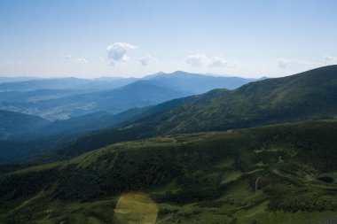 Güzel Karpat Dağları, yol, tepeler, orman, Ukrayna