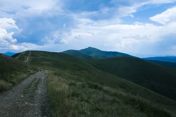 Красиві Карпатські Гори Дорога Пагорби Ліс Україна — стокове фото