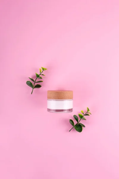 Jar Organic Cream Eucalyptus Leaves Pink Background Flat Lay Top — ストック写真