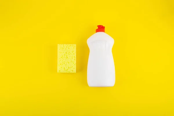 Cleaning Yellow Sponge Detergent Dishes Yellow Background Top View Flatlay — Foto de Stock