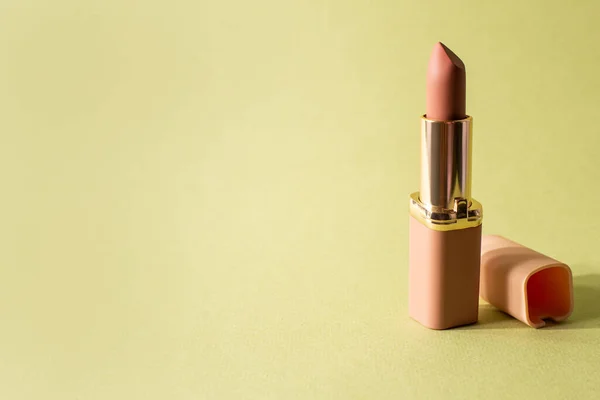 Nude Matte Lipstick Cap Pastel Green Background Female Accessory Lip —  Fotos de Stock