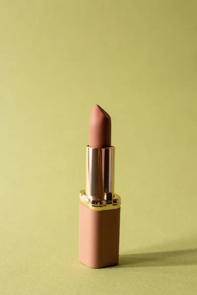Nude Matte Lipstick Cap Pastel Green Background Female Accessory Lip —  Fotos de Stock