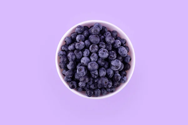 Top View Fresh Juicy Ripe Blueberries Bowl Isolated Purple Flat — Foto Stock