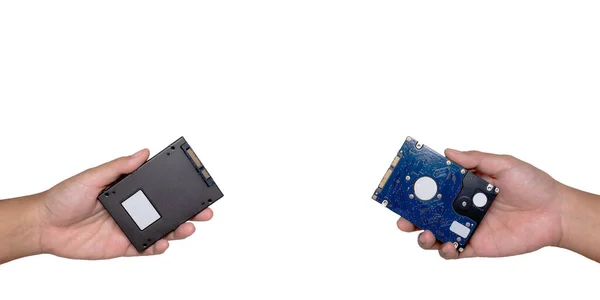 İki el de SSD ve HDD değişimi yolluyor. Teknolojiyi nesilden nesile aktarmak gibi. Ve hızlandırmak için depolama kapasitesini artırın