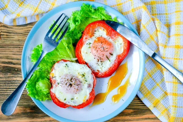 Huevos Pollo Fritos Pimiento Desayuno Plato — Foto de Stock