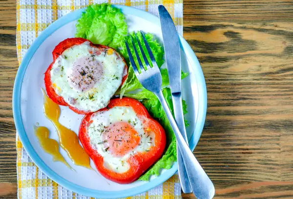 Huevos Pollo Fritos Pimiento Desayuno Plato — Foto de Stock