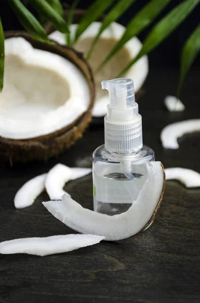 Coconut Oil Hair Bottle Dispenser Dark Background — Stock Photo, Image