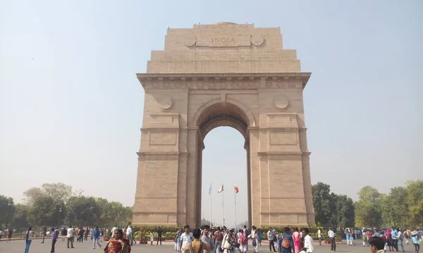 印度城门 India Gate 是一座战争纪念馆 座落在拉杰路径新德尔希 印度城门 旧称印地战争纪念馆 — 图库照片