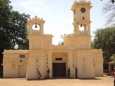  Bolpur, Batı Bengal Hindistan 'daki Shantiniketan' daki en çekici çan kulesi ya da Ghanta Ghar..