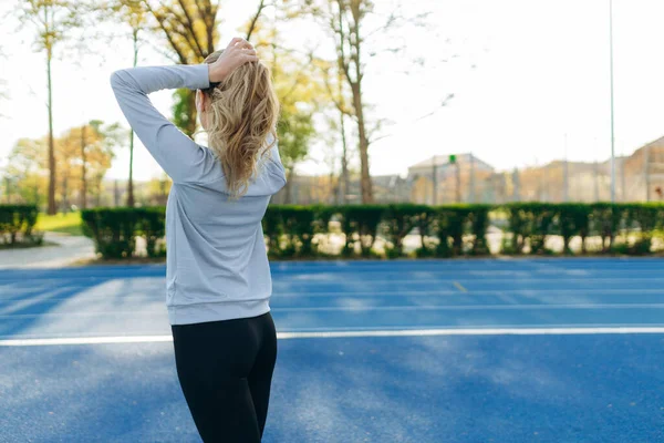 View Back Young Sports Girl Stadium — Stockfoto