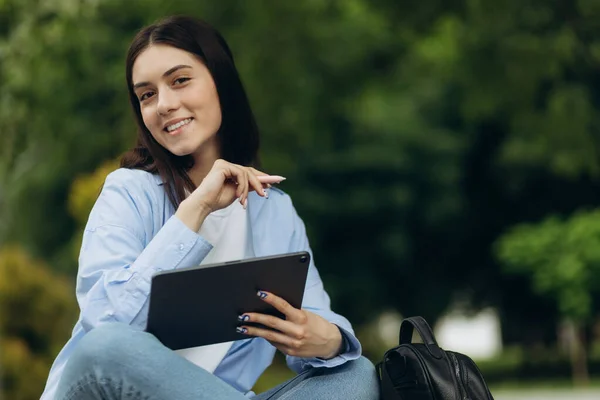 Closeup Happy Young Girl Using Tablet Park — Stockfoto