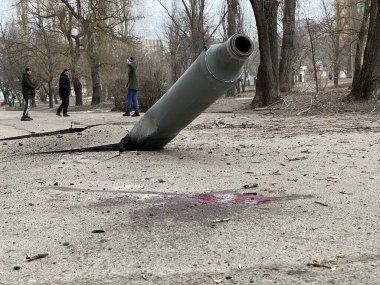 Ukrayna, Kharkiv 28 / 02 / 2022: Rus bombardımanı ve Rusya 'nın Ukrayna' yı işgali hedefinde Kharkiv. 