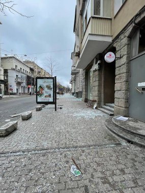 3 Mart 2022: Kharkiv, Ukrayna 'nın boş caddesi. Ukrayna 'da Savaş.