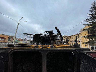 3 Mart 2022: Ukrayna 'nın Kharkiv şehrinde hasar gören askeri araç. Ukrayna 'da Savaş.