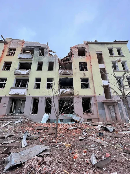 Marzo 2022 Edificios Destruidos Las Calles Kharkiv Ucrania — Foto de stock gratis