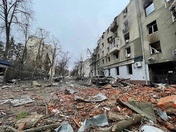 Marzo 2022 Edificios Destruidos Las Calles Kharkiv Ucrania — Foto de stock gratuita