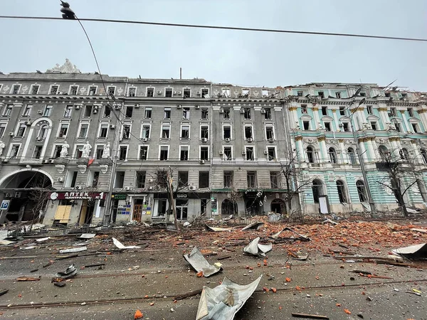 Mars 2022 Förstörda Byggnader Gatorna Charkiv Ukraina — Gratis stockfoto