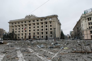 UKRAINE, KHARKIV, 01 Mart 2022: Harkiv 'in harabe şehir merkezinin görüntüsü. Rusya 'nın Ukrayna İstilası.