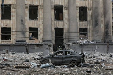 UKRAINE, KHARKIV, 01 Mart 2022: Harkiv 'in harabe şehir merkezinin görüntüsü. Rusya 'nın Ukrayna İstilası.