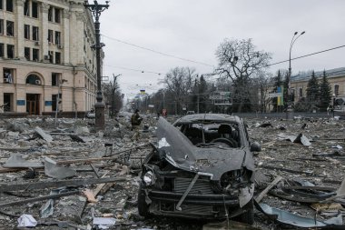 UKRAINE, KHARKIV, 01 Mart 2022: Harkiv 'in harabe şehir merkezinin görüntüsü. Rusya 'nın Ukrayna İstilası.