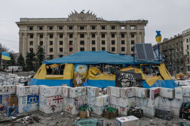 UKRAINE, KHARKIV, 01 Mart 2022: Harkiv 'in harabe şehir merkezinin görüntüsü. Rusya 'nın Ukrayna İstilası.