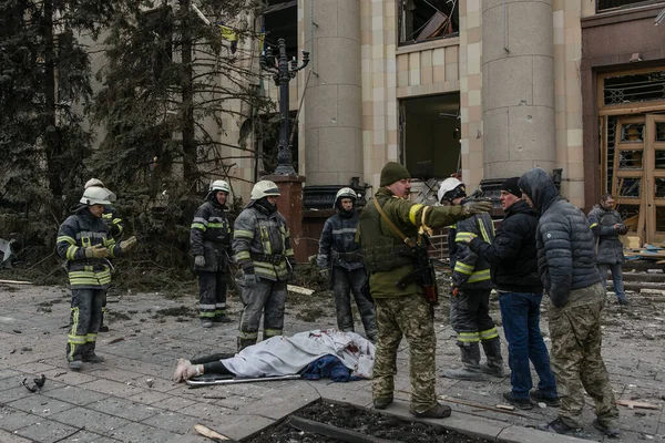 Украина Харьков Марта 2022 Добровольцы Помогают Жертвам Вторжения России Украину — Бесплатное стоковое фото