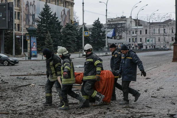 Ukraine Kharkiv Maart 2022 Vrijwilligers Helpen Slachtoffers Van Russische Invasie — Gratis stockfoto
