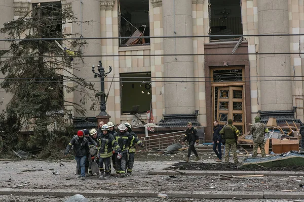 Ucrania Jarkiv Marzo 2022 Voluntarios Ayudan Las Víctimas Invasión Rusa — Foto de stock gratis