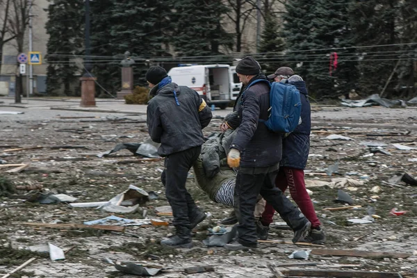 Ukraine Kharkiv March 2022 Добровольці Допомагають Жертвам Вторгнення Росії Україну — стокове фото