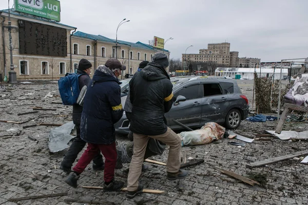 Украина Харьков Марта 2022 Добровольцы Помогают Жертвам Вторжения России Украину Лицензионные Стоковые Фото
