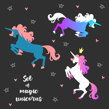 Siyah arka planda sihirli tek boynuzlu atlar. En küçük, küçük prensesler ve çocuklar için hoş bir illüstrasyon. Büyülü yaratıklarla güzel çocukların çizimi.