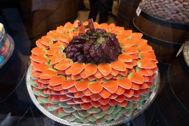 Çilek şekilli jelibon. Çilek şekilli şeker. seçici odak. 