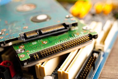 Not defteri, elektronik, bilgisayar donanımı ve teknoloji konseptinin onarılması ve yükseltilmesi.