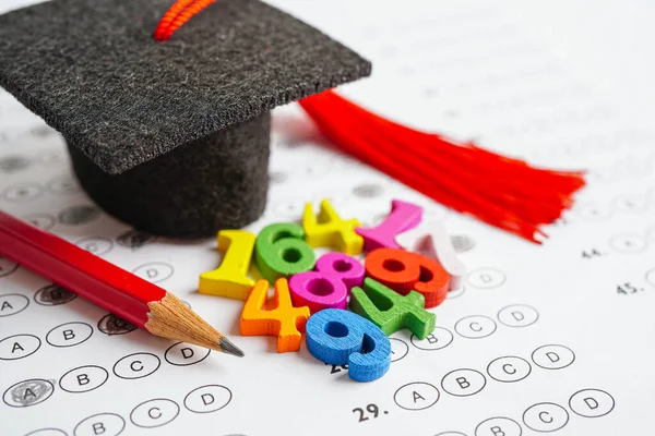 Math Number Graduation Gap Hat Answer Sheet Test Choice Learning — Foto de Stock