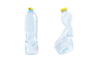 Beyaz arka planda izole edilmiş plastik su şişesi, yeniden kullanım, geri dönüşüm, kirlilik, çevre, ekoloji, atık kavramı. 