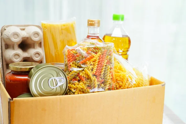 Productos Alimenticios Caja Donaciones Para Voluntarios Para Ayudar Las Personas — Foto de Stock