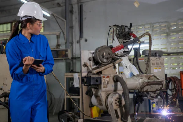 Industrial Factories Use Robots Work Digital Manufacturing Operation Industry — Stock Photo, Image