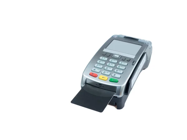 Beyaz arka planda kredi kartı ödeme terminali, kredi kartı okuyucu araklanıyor.