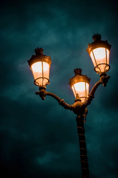 Photographs Portray Lights Urban Contrasts Modern Old — Stock Photo, Image