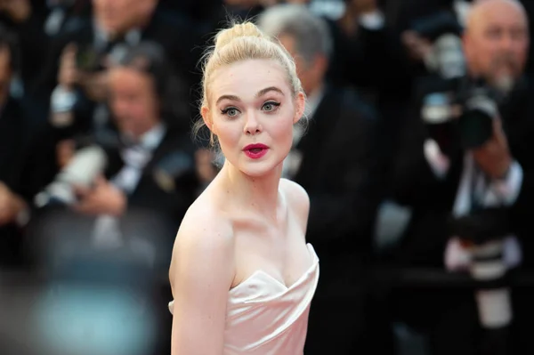 Kannes Francja Maj Aktor Elle Fanning Uczestniczy Pokazie Ceremonii Otwarcia — Zdjęcie stockowe