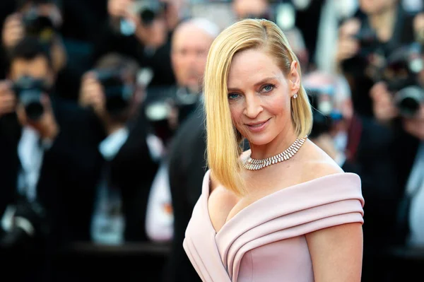 CannES, FRANCE - 17 Mayıs: Aktris Uma Thurman, 70 'inci yıllık Cannes Film Festivali' nde 