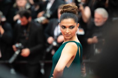 CANNES, FRANCE 18 Mayıs 2017 Deepika Padukone 70. Yıllık Cannes Film Festivali 'nde' Aşksız Nelyubov 'gösterimine katıldı