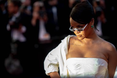 CANES, FRANCE: 19 Mayıs 2017 Rihanna, 70. Geleneksel Cannes Film Festivali sırasında 