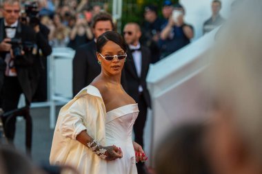 CANES, FRANCE: 19 Mayıs 2017 Rihanna, 70. Geleneksel Cannes Film Festivali sırasında 