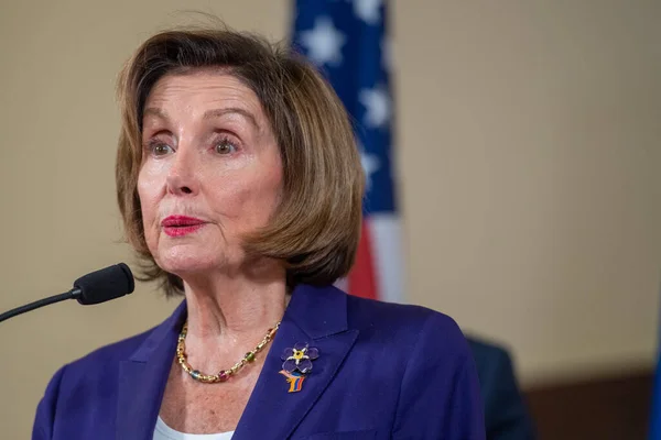 ARMENIA, YEREVAN: 18 Eylül 2022 ABD Meclis Başkanı Nancy Pelosi, Ermeni Ulusal Meclis Başkanı Alen Simonyan ile görüşmesi sonrasında basın mensuplarına konuştu.