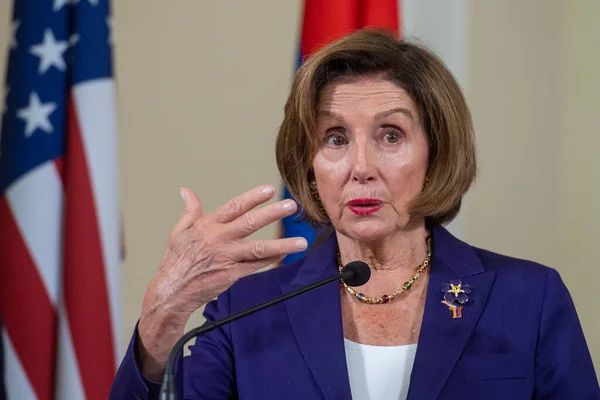 ARMENIA, YEREVAN: 18 Eylül 2022 ABD Meclis Başkanı Nancy Pelosi, Ermeni Ulusal Meclis Başkanı Alen Simonyan ile görüşmesi sonrasında basın mensuplarına konuştu.