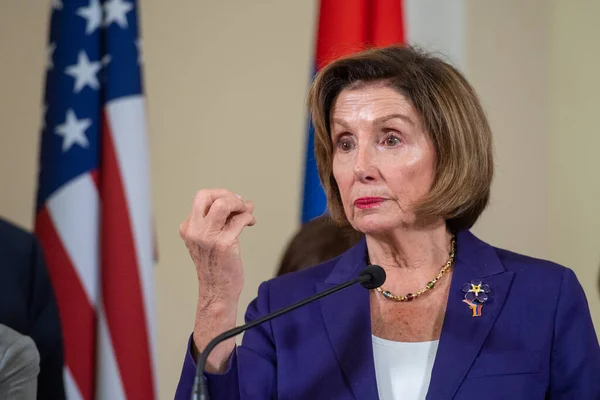 ARMENIA, YEREVAN: 18 Eylül 2022 ABD Meclis Başkanı Nancy Pelosi, Ermeni Ulusal Meclis Başkanı Alen Simonyan ile görüşmesi sonrasında basın mensuplarına konuştu.